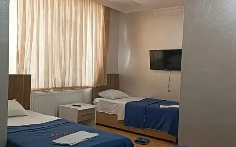 اتاق هتل سه ستاره نیسا